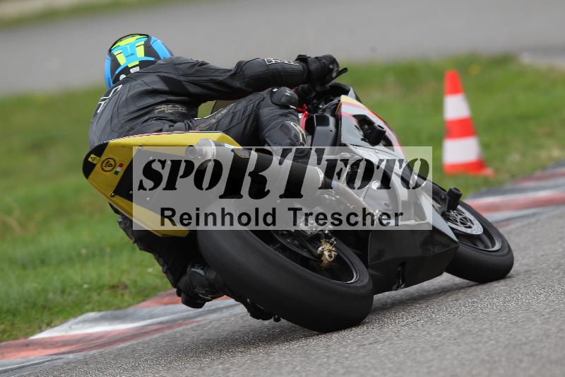 /Archiv-2022/69 14.10.2022 Speer Racing ADR/Freies Fahren rot und gelb/170